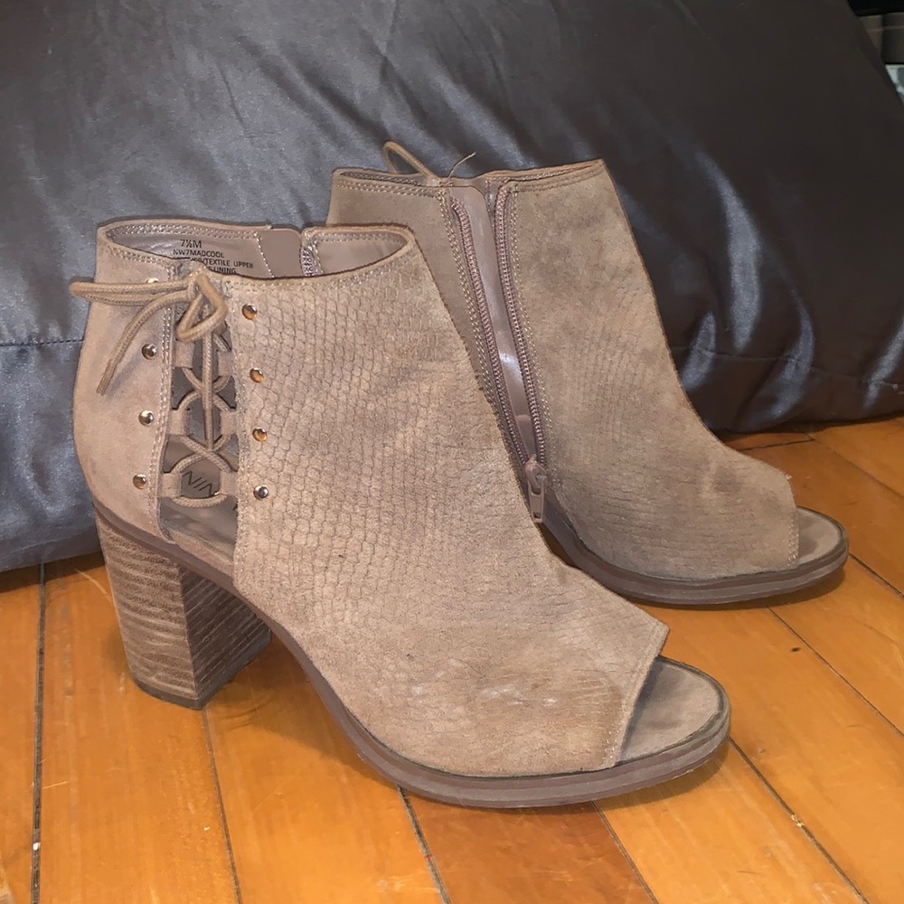 Open toe bootie